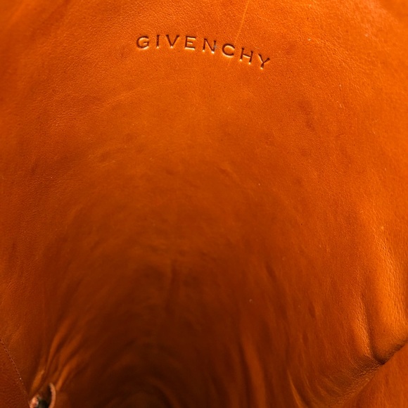 One of a kind Collection custom Givenchy - Picture 5 of 8